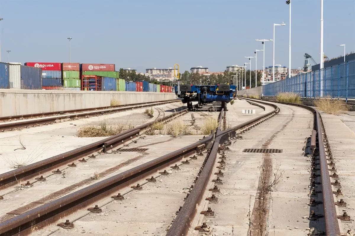 El Puerto de Alicante ajusta los tráficos mínimos de TMS y tramita una nueva terminal ferroportuaria