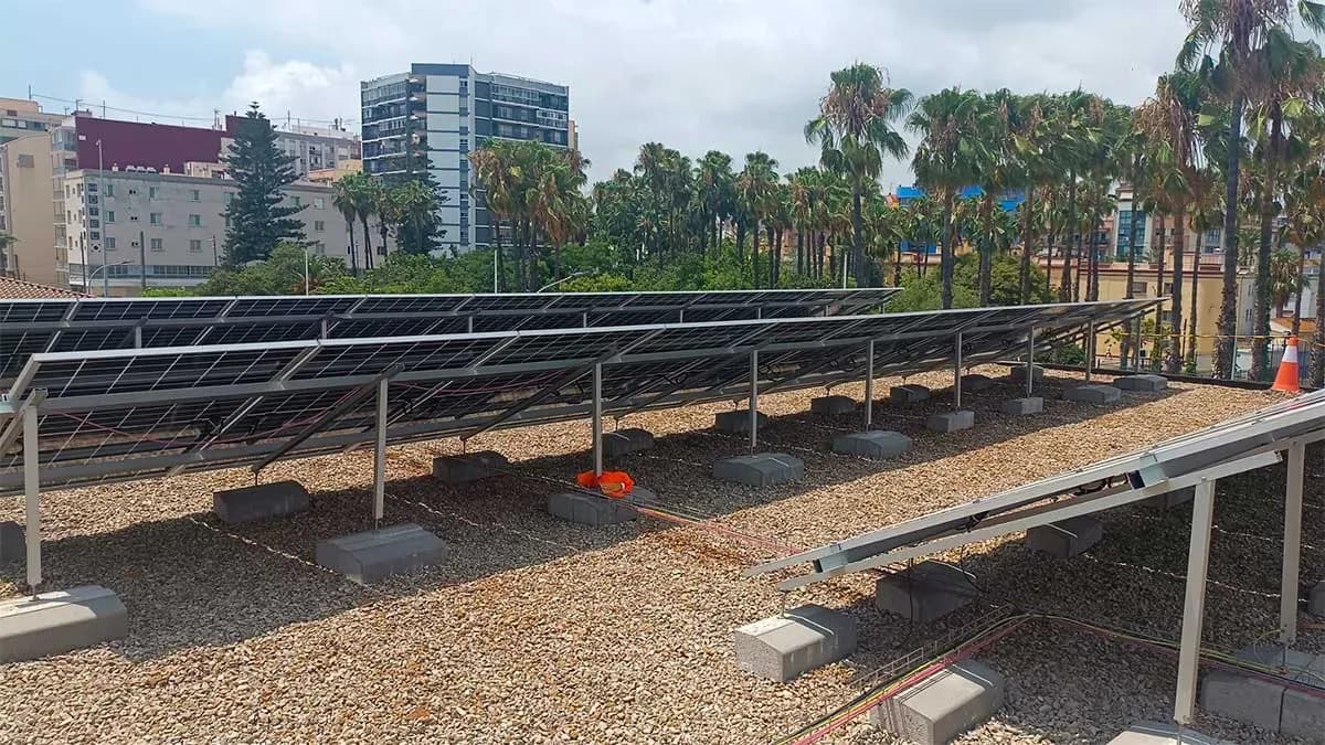 La Autoridad Portuaria de Castellón finaliza la instalación de una planta fotovoltaica de autoconsumo en su edificio institucional