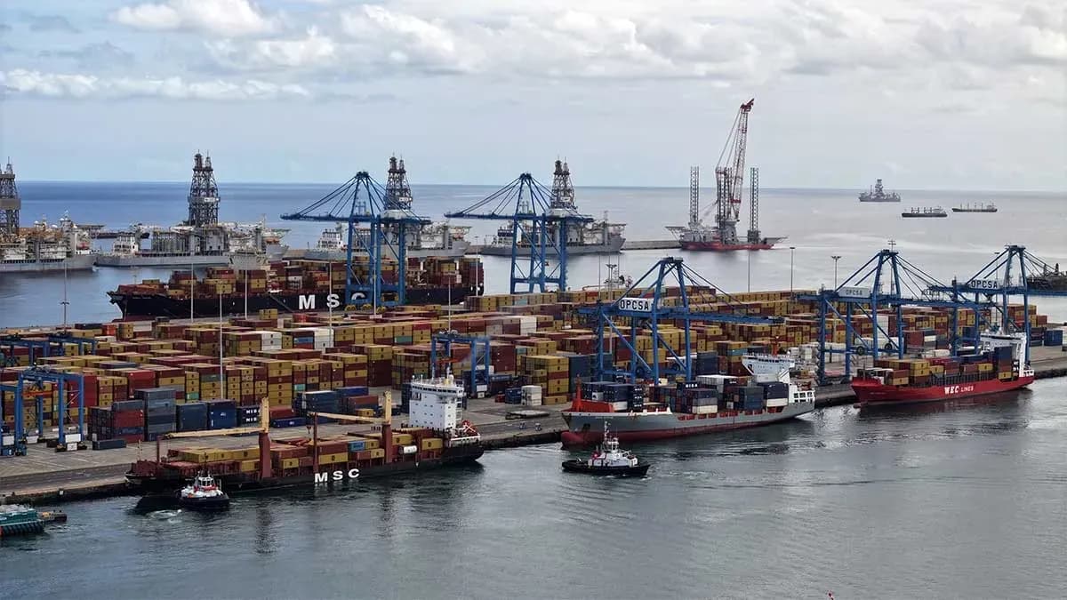 Los puertos de Las Palmas acumulan 33,6 millones de toneladas hasta noviembre con un crecimiento del 16,45%