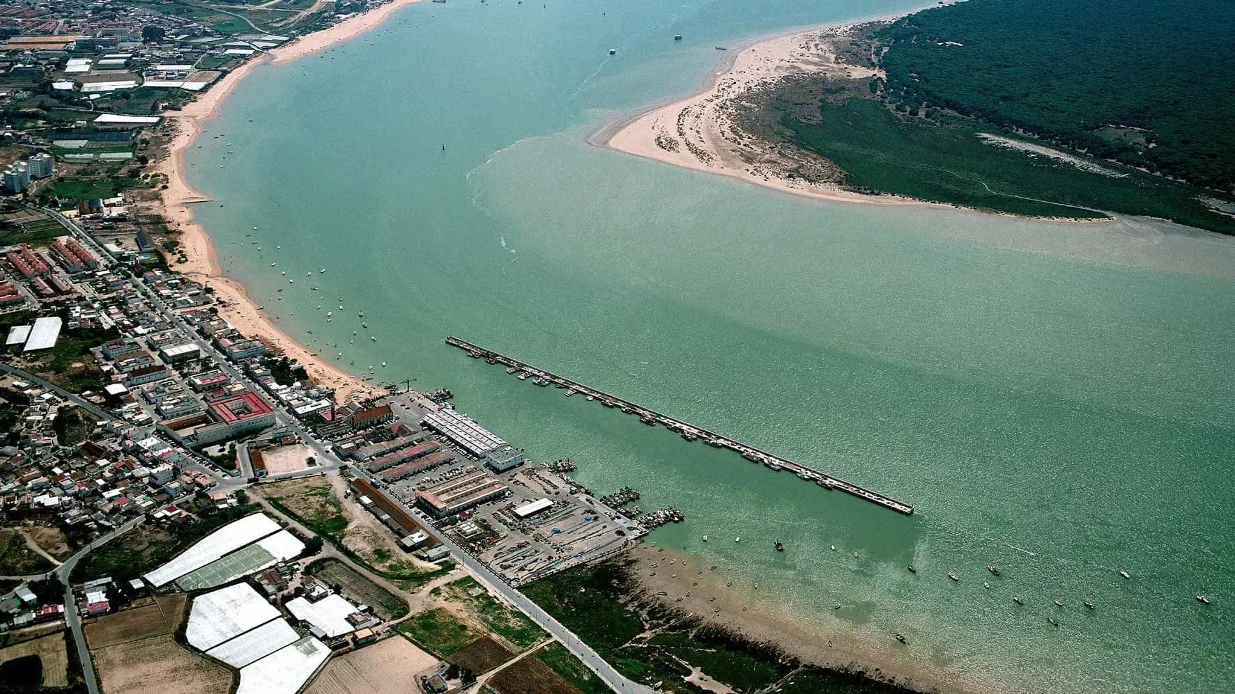Licitada la reparación del dique exento del puerto de Bonanza en Sanlúcar de Barrameda