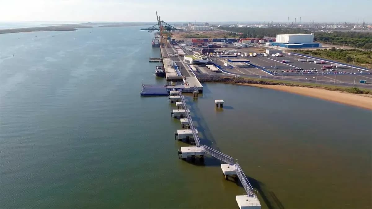 Moeve y Exolum cierran una financiación de 105 millones para el Muelle Sur del Puerto de Huelva