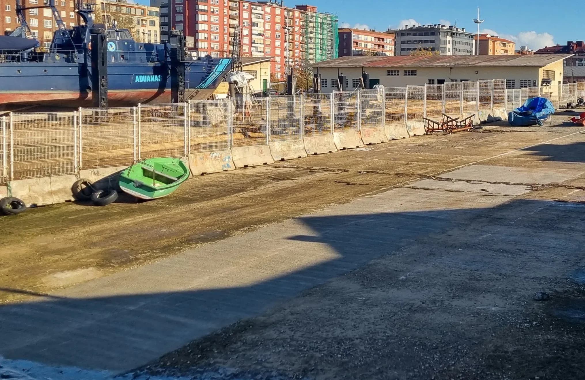 La Autoridad Portuaria de Santander finaliza la renovación de la rampa Varadero en el Barrio Pesquero
