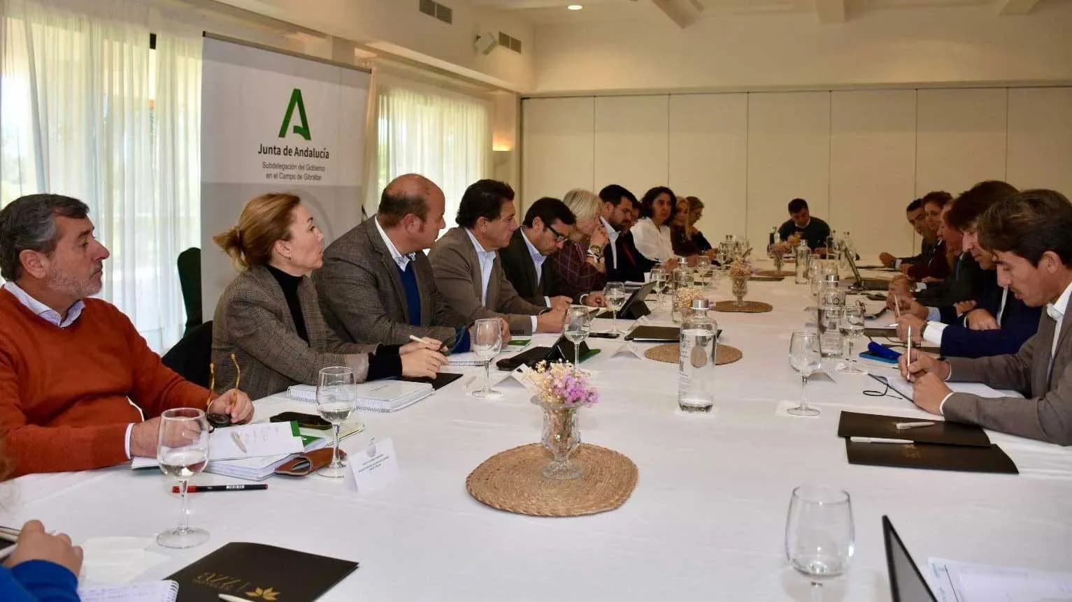 La Junta de Andalucía y la AGI analizan los retos energéticos, hídricos y laborales del sector industrial del Campo de Gibraltar