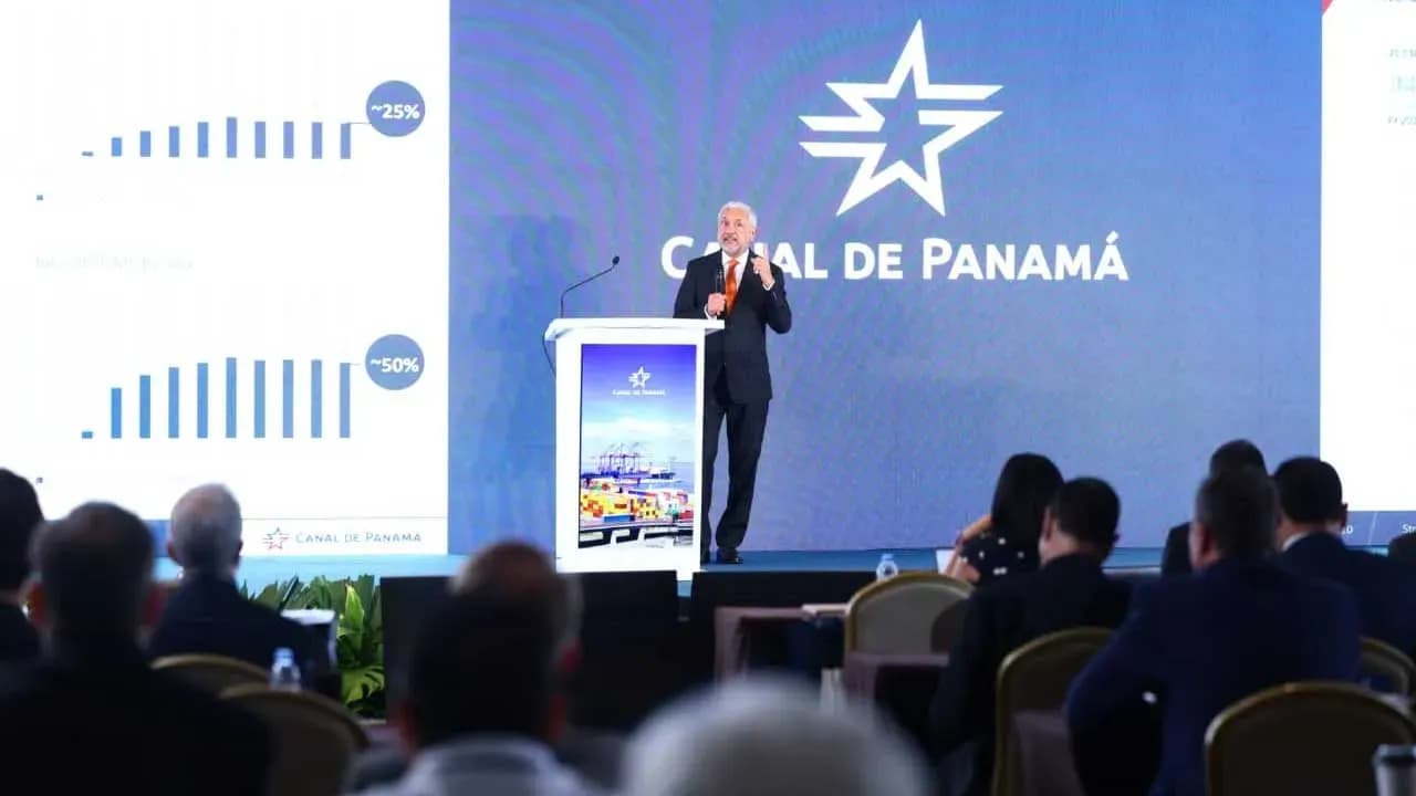El Canal de Panamá planifica dos nuevas terminales de contenedores