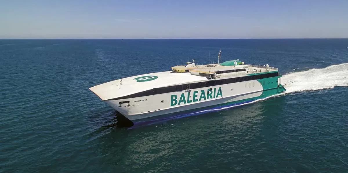 Baleària temporarily withdraws the Cecilia Payne after a collision at the port of Algeciras