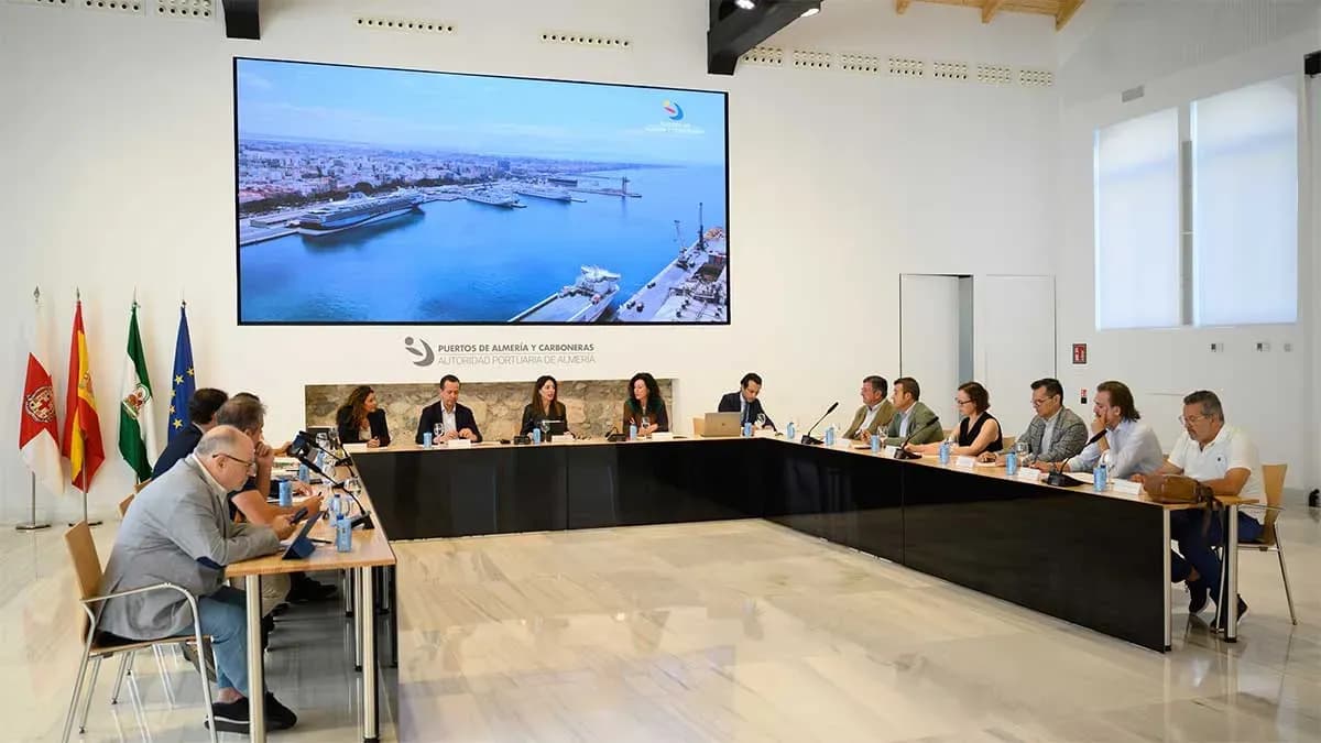 La Autoridad Portuaria de Almería recupera terrenos estratégicos y saca a subasta el Faro de Garrucha