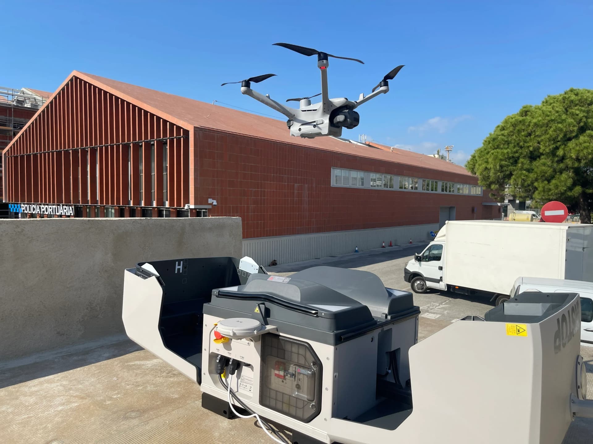 El Puerto de Barcelona incorpora un sistema autónomo de drones para reforzar la seguridad portuaria