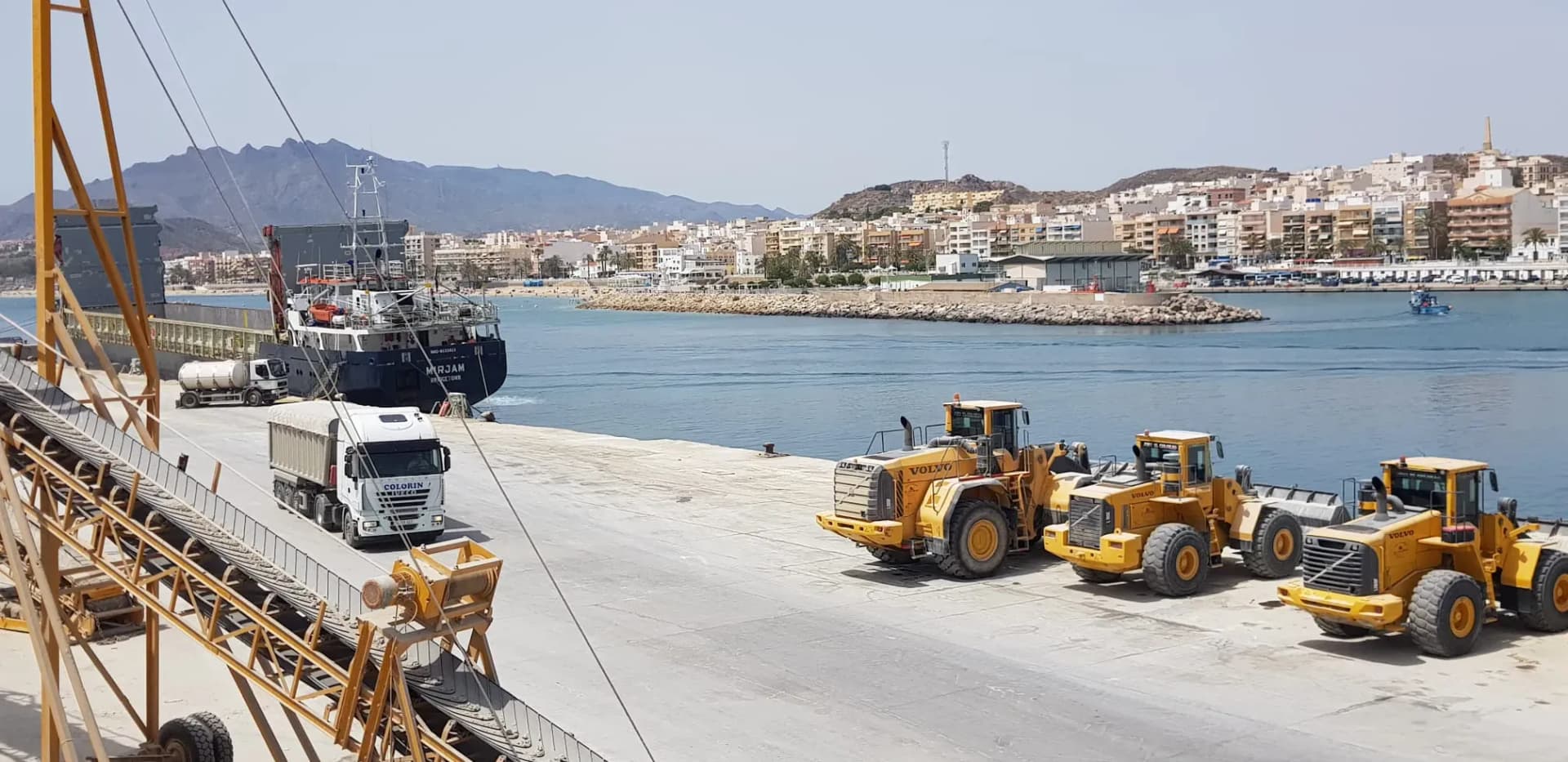 El puerto de Garrucha bate récord con 7,6 millones de toneladas y se consolida como referente en graneles sólidos
