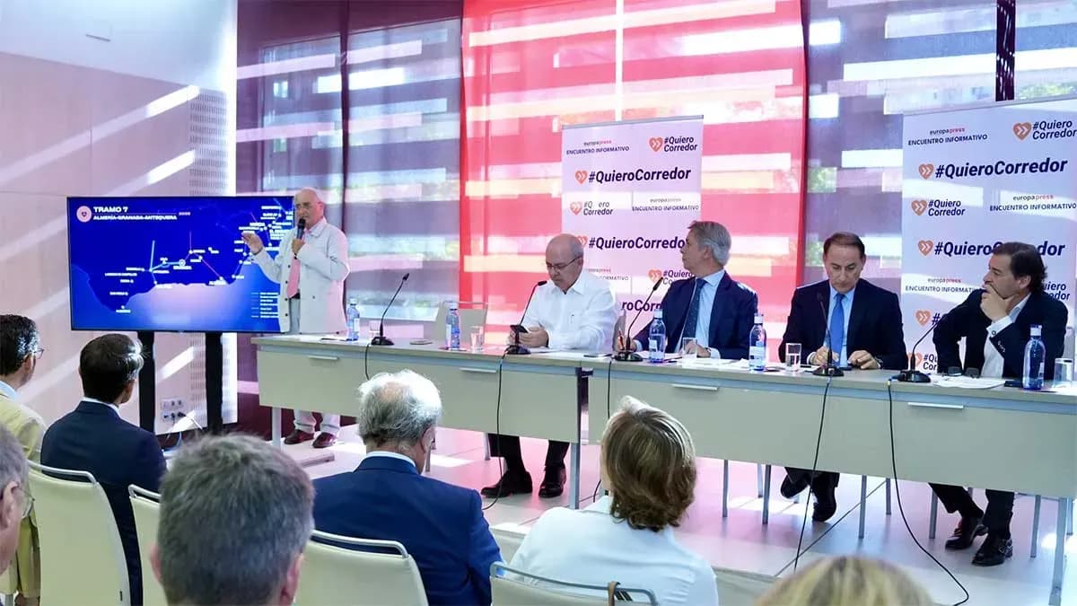 Los empresarios andaluces reclaman acelerar el Corredor Mediterráneo con el puerto de Algeciras como nodo inicial
