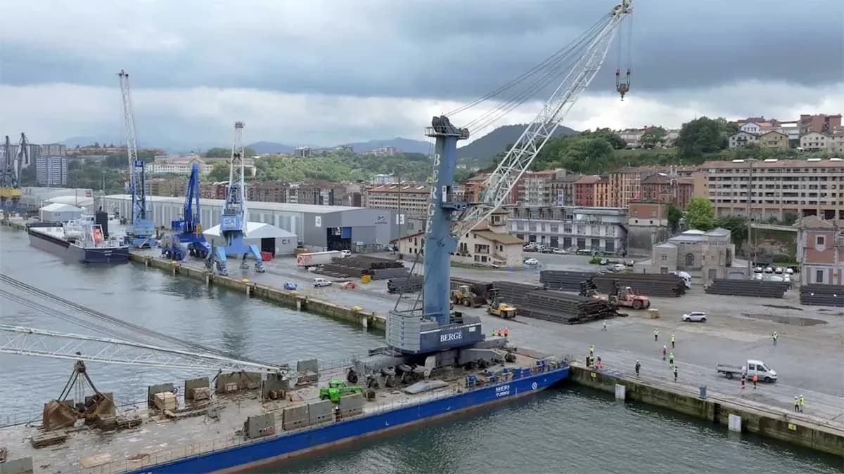 Bergé amplía su capacidad operativa en Pasaia con la incorporación de nuevas grúas móviles