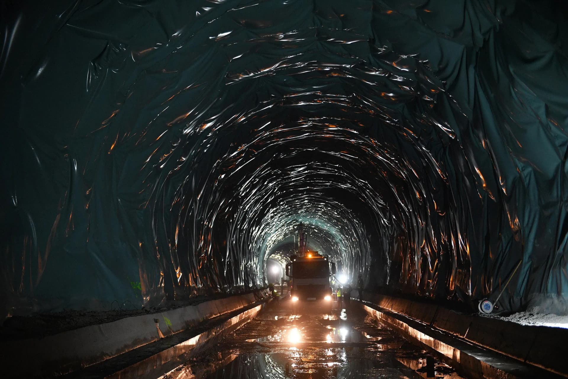 Finaliza la excavación en mina del acceso ferroviario al Puerto Exterior de La Coruña