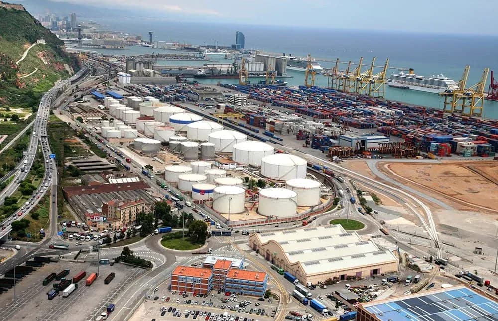Vopak Terquimsa culmina la venta de su terminal de Barcelona a Tradebe Port Services