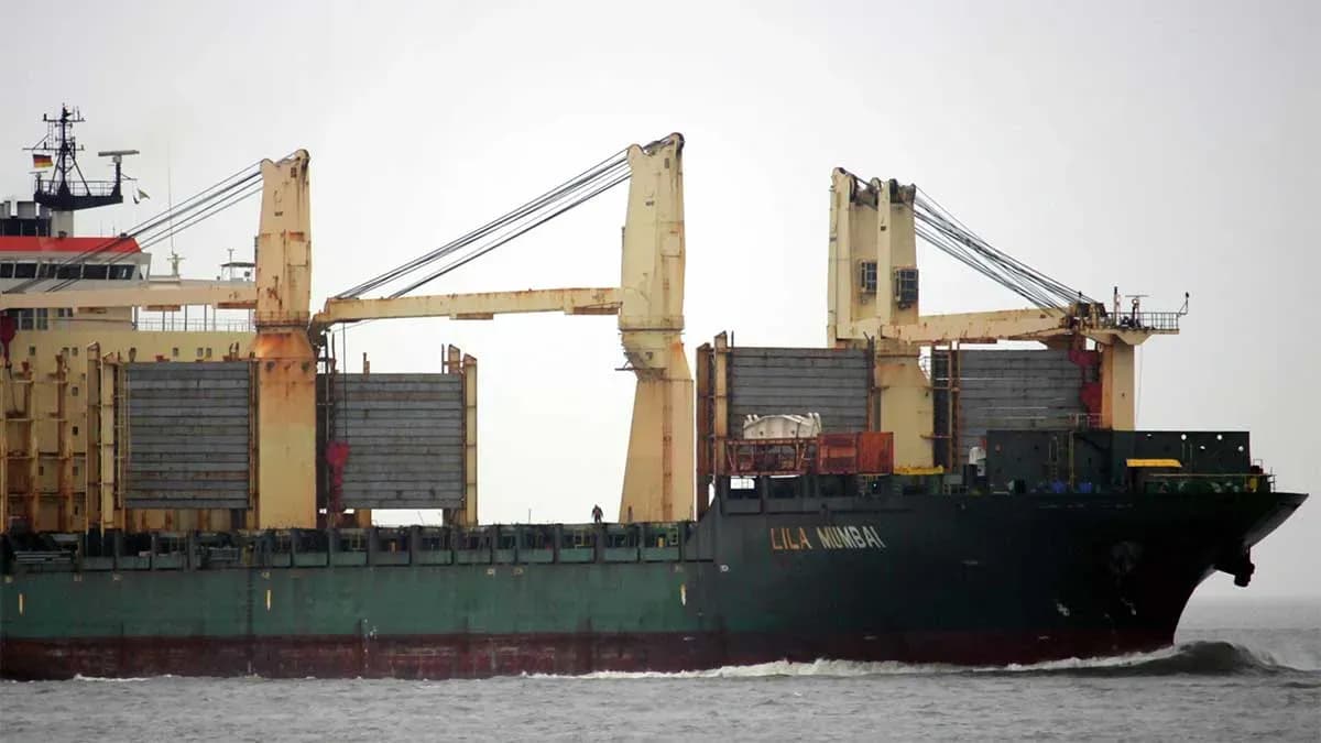 El carguero Lila Mumbai, bajo vigilancia en Algeciras tras ser inmovilizado en Ceuta por sospechas de destino militar hacia Libia