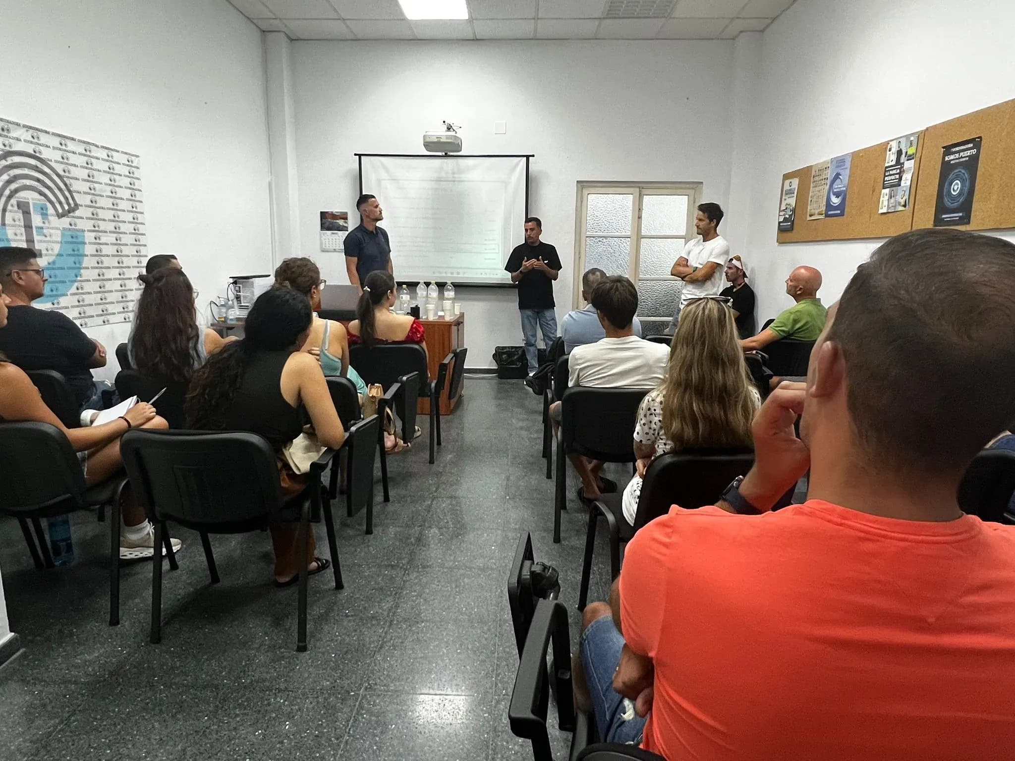 Coordinadora lleva a cabo un curso de preparación para oposiciones en el Puerto de Algeciras