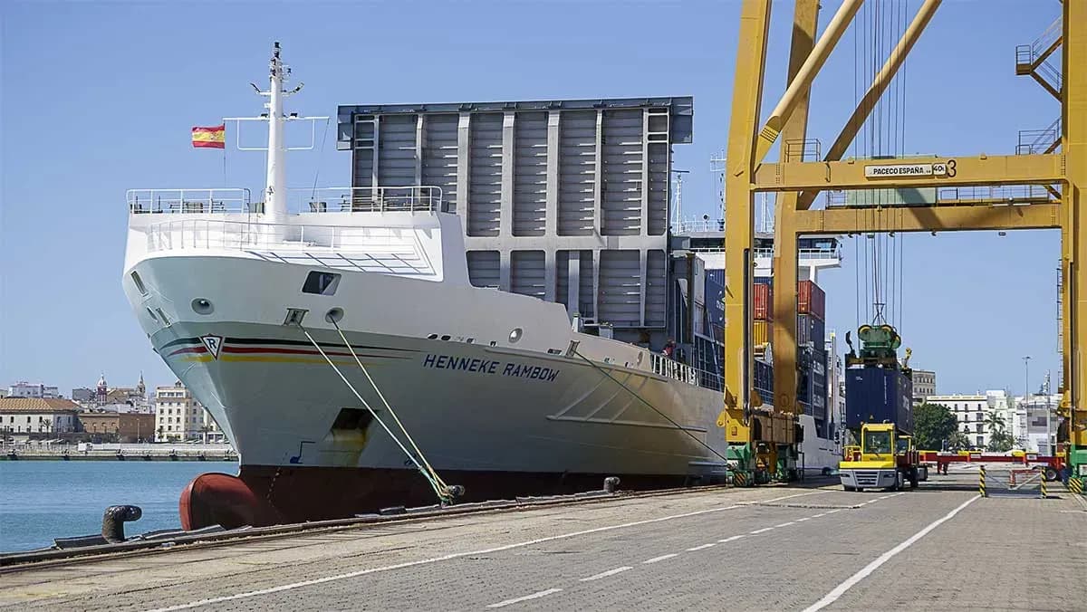El Puerto de Cádiz incrementa su tráfico total un 2,66% hasta julio impulsado por los graneles líquidos