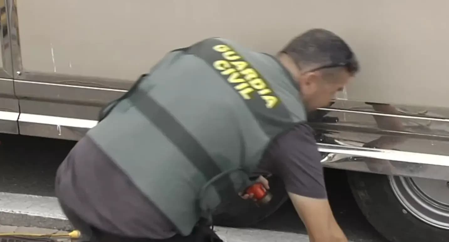 La Guardia Civil localiza a un menor oculto en una atracción de feria en el Puerto de Ceuta