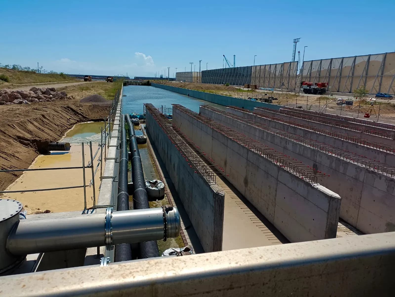 La Autoridad Portuaria de Castellón avanza en las obras del paso superior que conectará con la estación de mercancías de la dársena sur