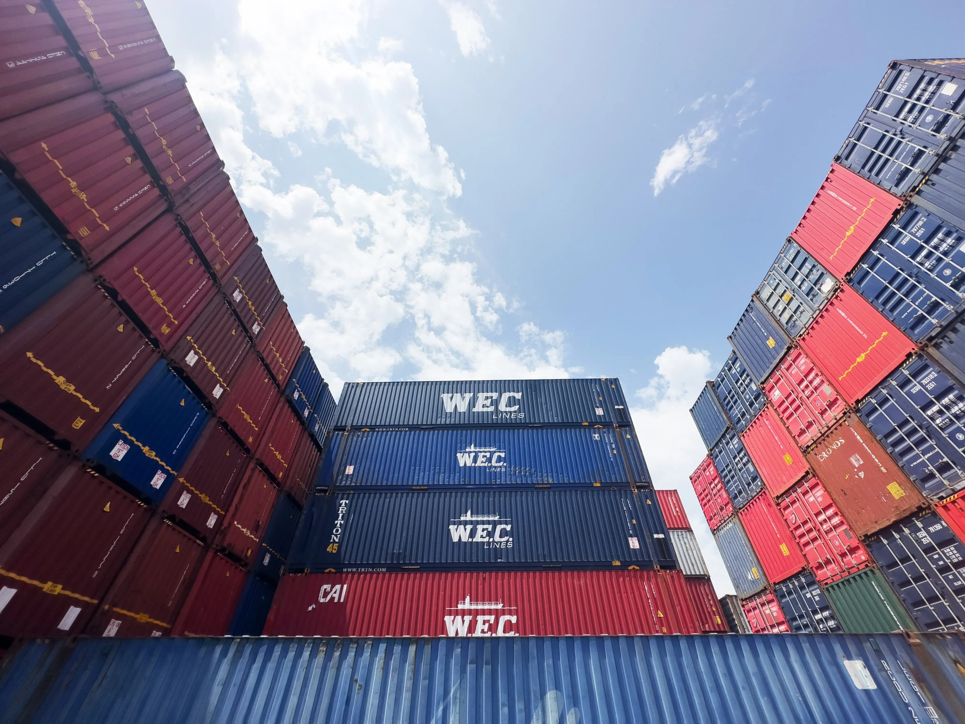 WEC Lines inaugura un nuevo servicio marítimo directo entre Irlanda, Francia y Bélgica