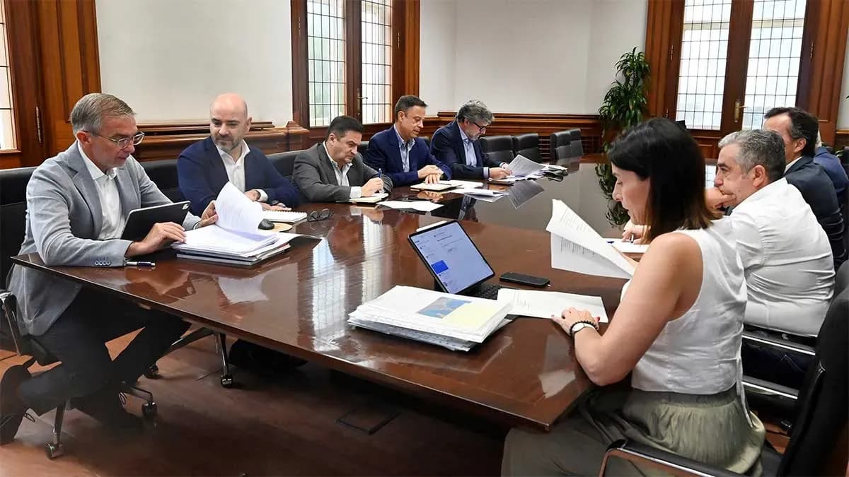 Puerto de Santander y Ayuntamiento iniciarán tras el verano tres actuaciones clave en el frente marítimo