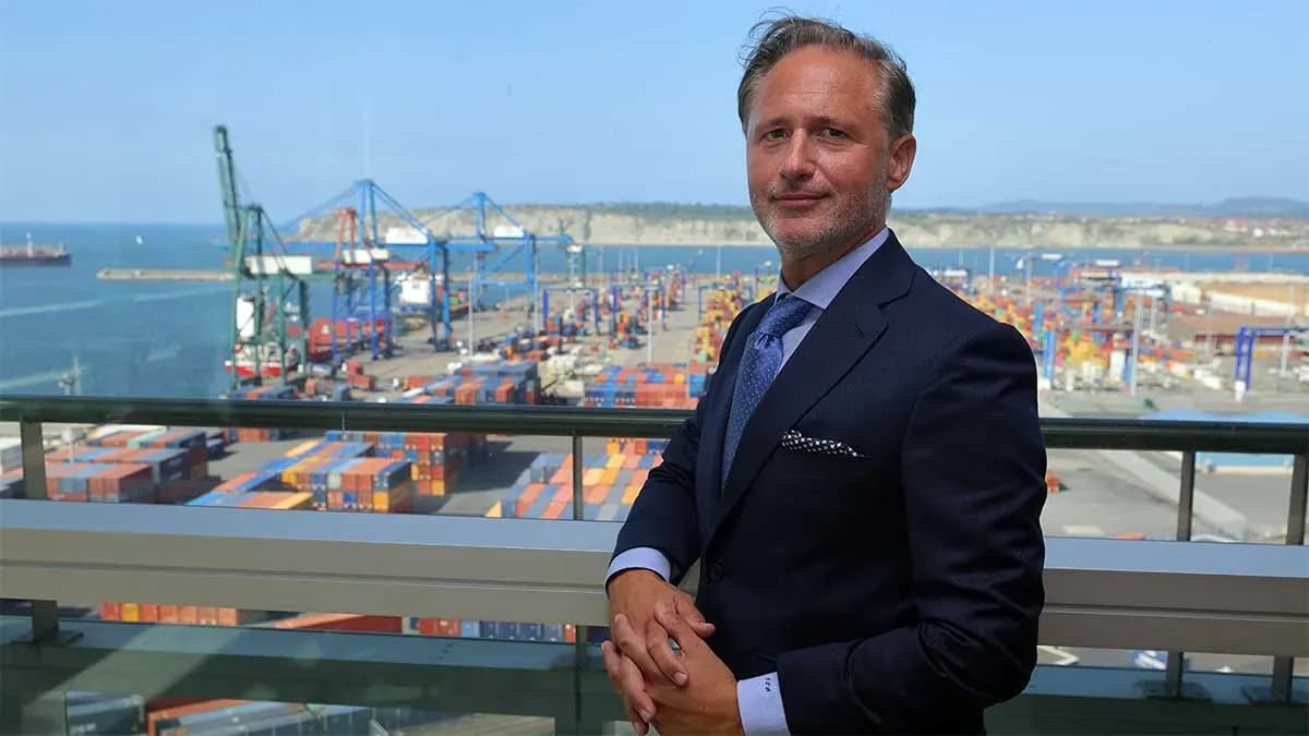 Iván Jiménez asume formalmente la presidencia del Puerto de Bilbao