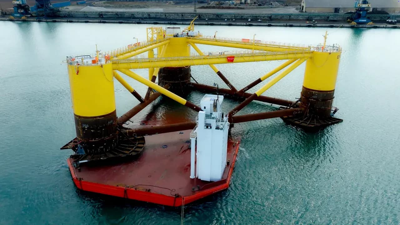 GEODIS completa con éxito la operación de transporte y botadura de tres cimentaciones flotantes para el parque eólico EFGL