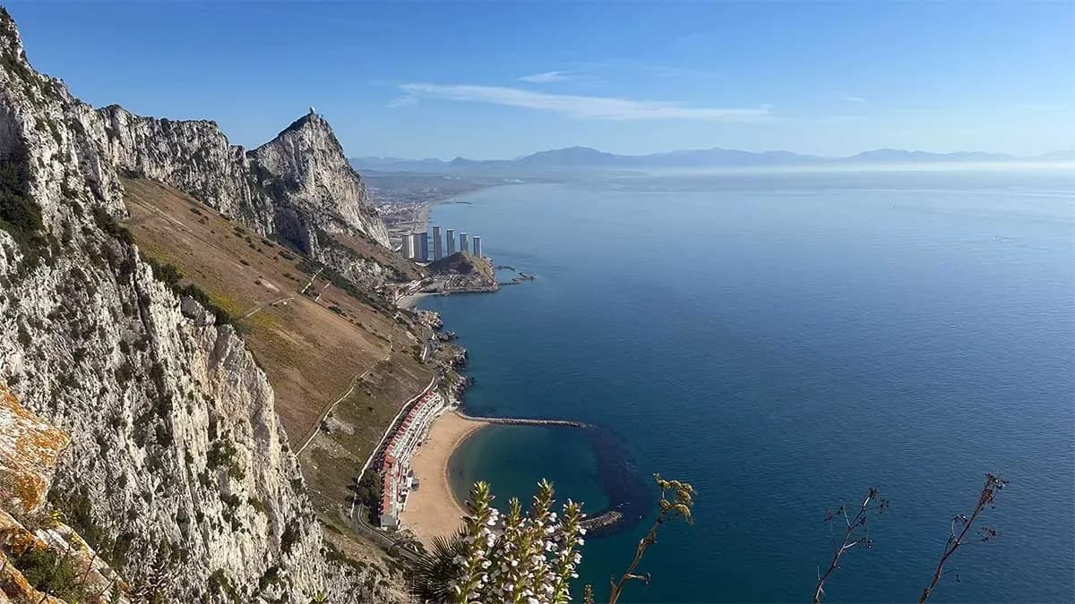 Verdemar Ecologistas en Acción se persona como acusación popular por vertidos en la ZEC del Estrecho Oriental vinculados al proyecto Eastside en Gibraltar