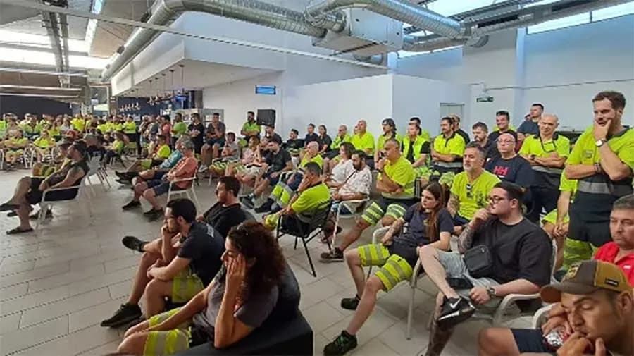 Los estibadores de Barcelona avalan por unanimidad el nuevo sistema de asignación de festivos