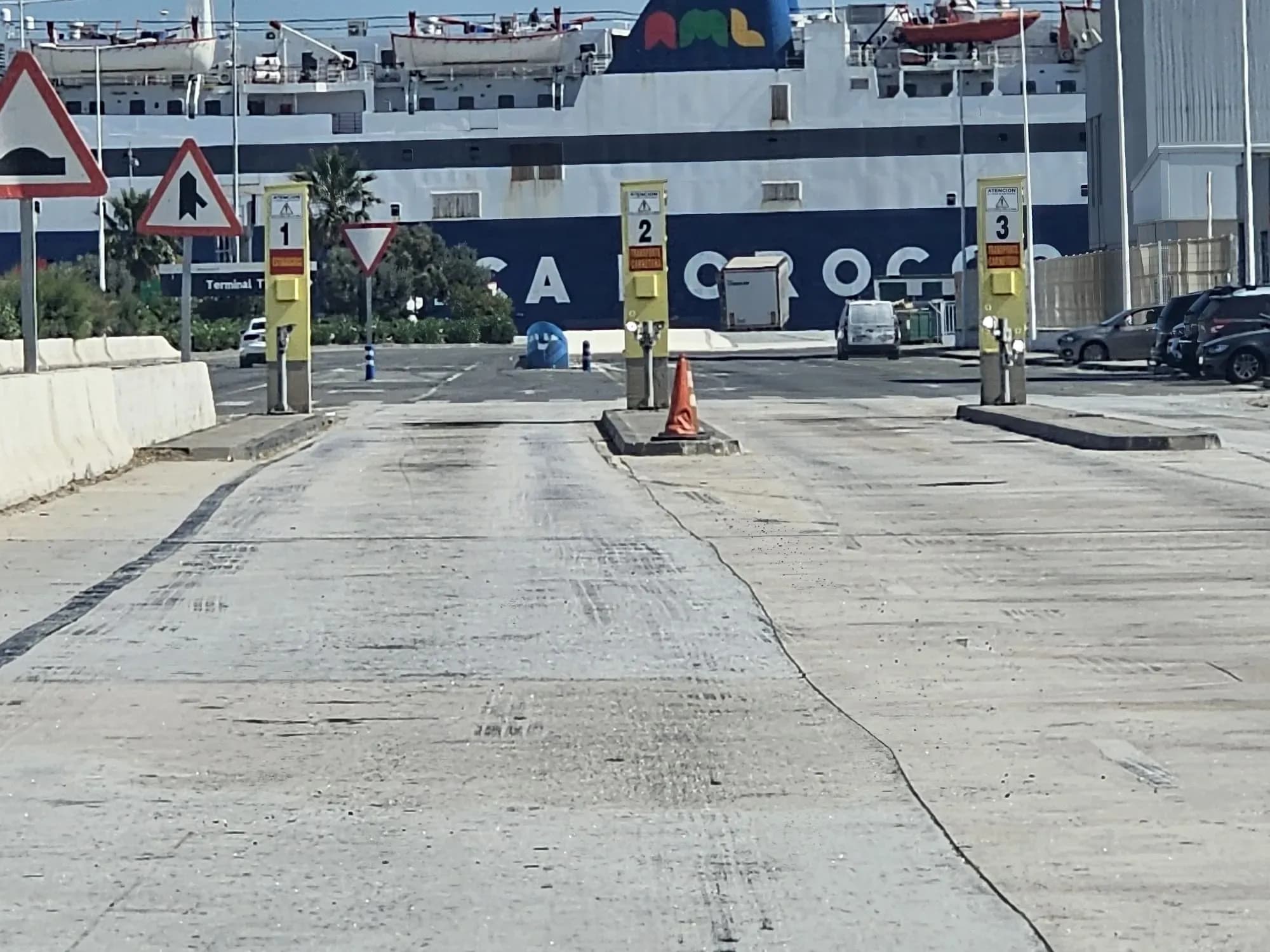 Los transportistas de contenedores buscan volver a paralizar la actividad en TTI Algeciras