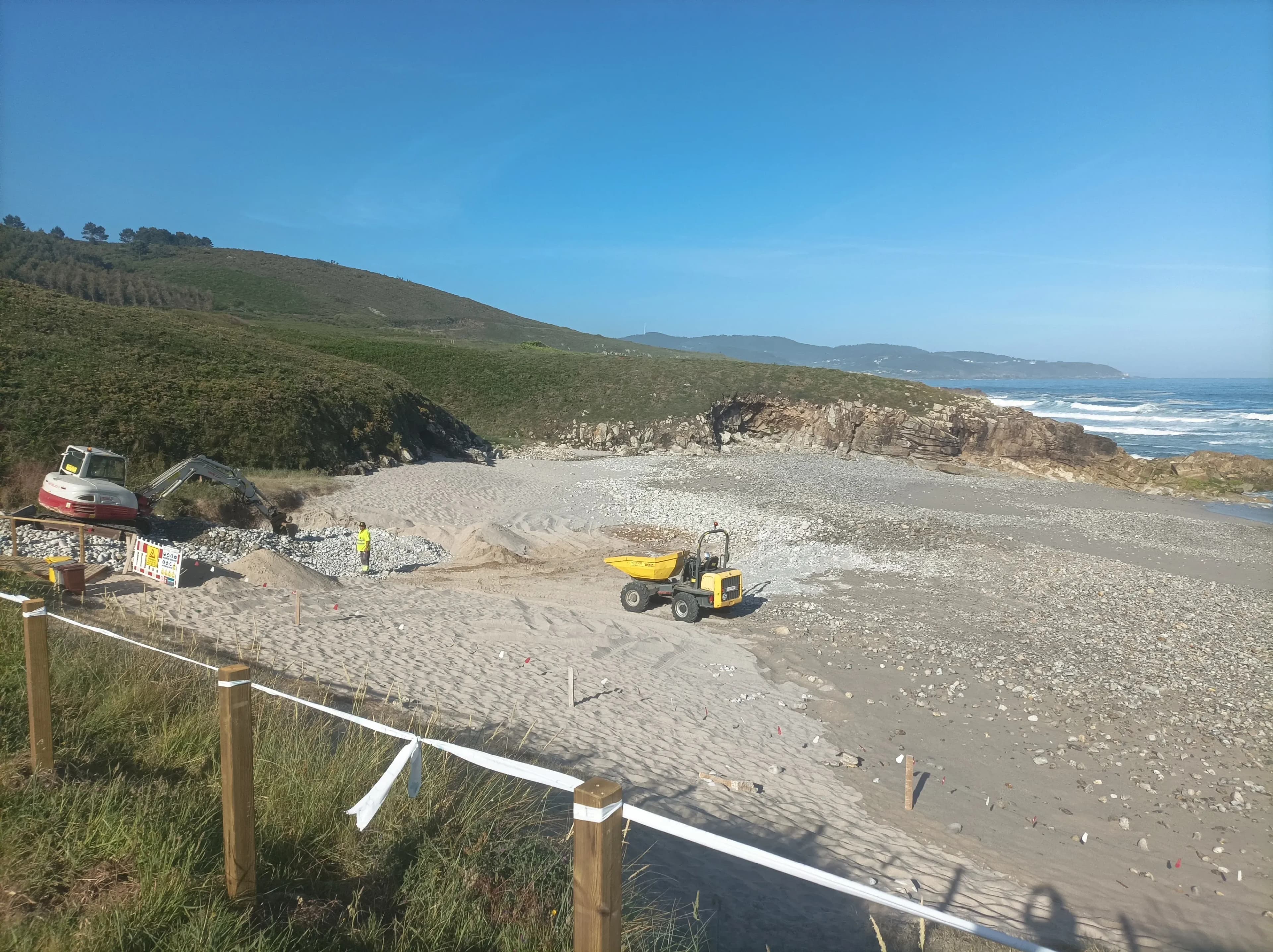 Comienzan las obras de mejora en la playa de Repibelo con vistas a su reapertura