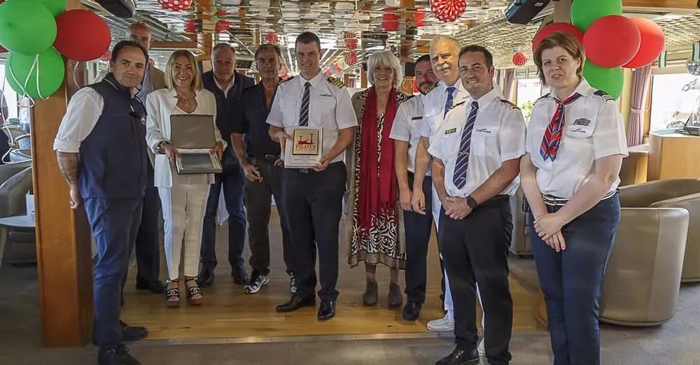 «La Belle de Cadix» conmemora en Cádiz sus 20 años de escalas regulares