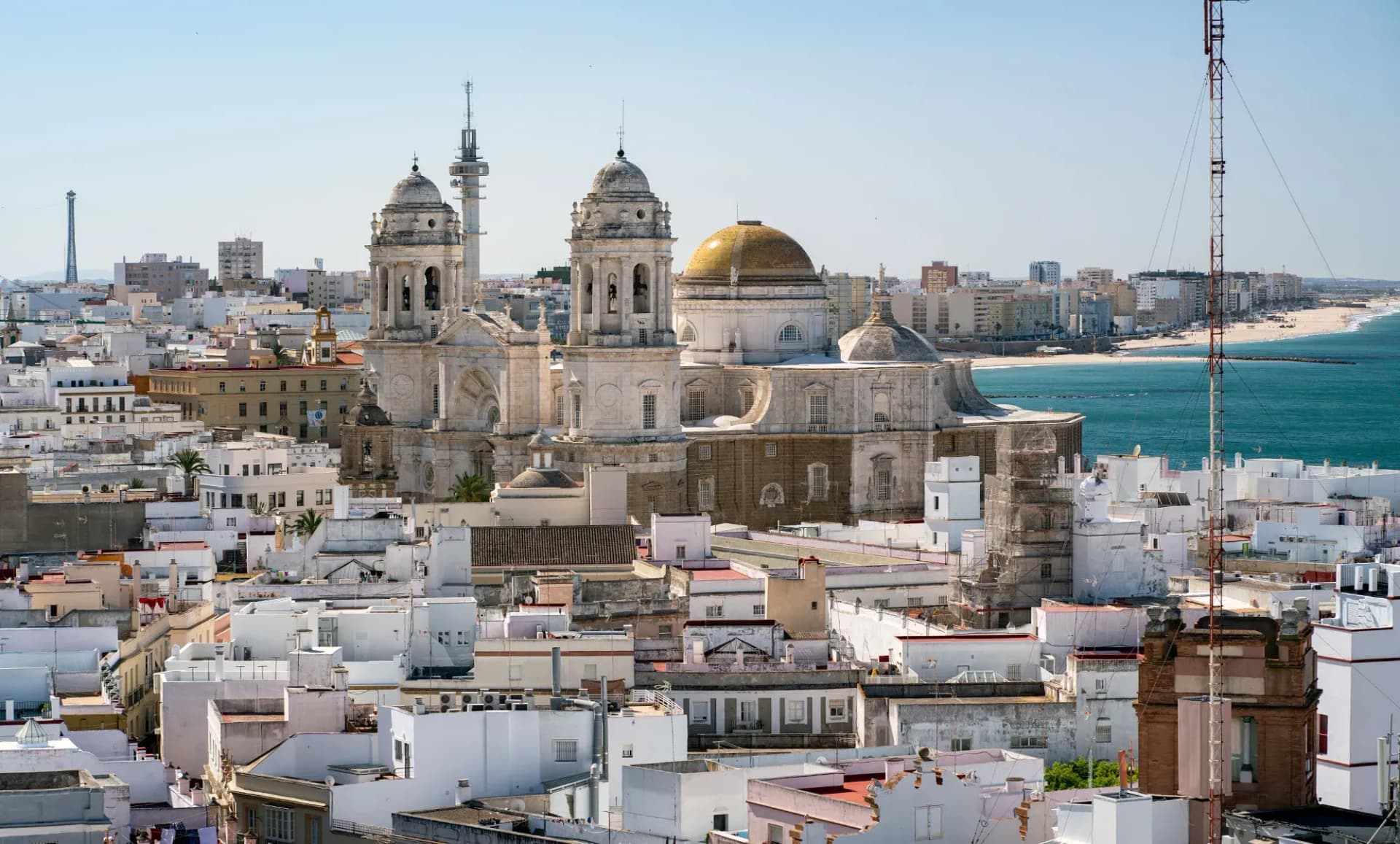 El Puerto de Cádiz recibe más de 10.000 cruceristas con tres escalas simultáneas