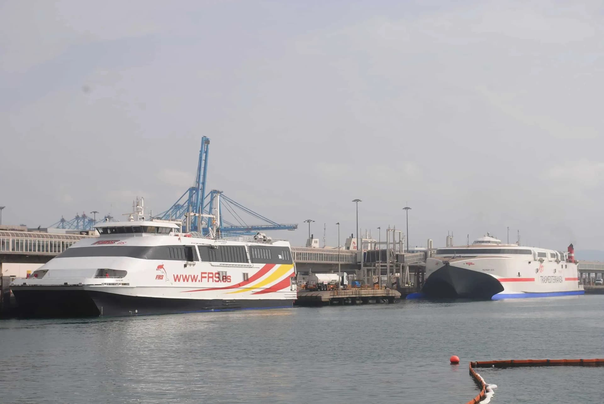 Las navieras reducen sus salidas hacia Ceuta desde el puerto de Algeciras