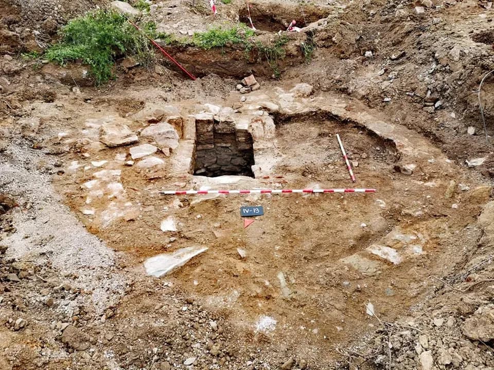 Hallado un pozo del siglo XII en la Isla Verde