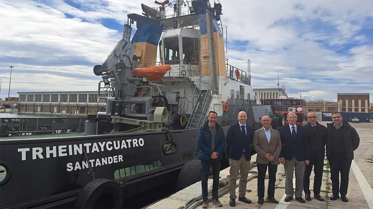 El Puerto de Málaga incorpora un nuevo remolcador con tecnología de reducción de emisiones