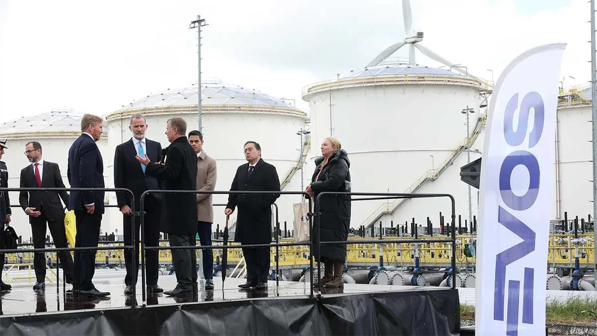 El Rey Felipe visita el puerto de Ámsterdam en marco del proyecto de corredor del hidrógeno entre Países Bajos y Bilbao