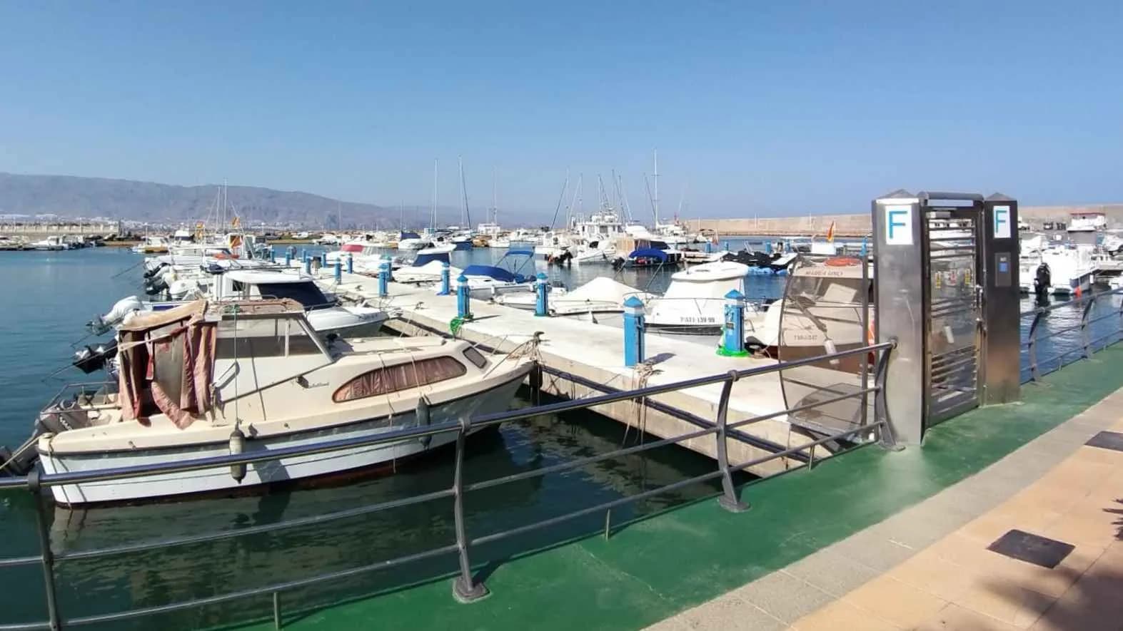 El puerto de Roquetas de Mar iniciará la renovación de sus pantalanes y el foso del varadero en septiembre