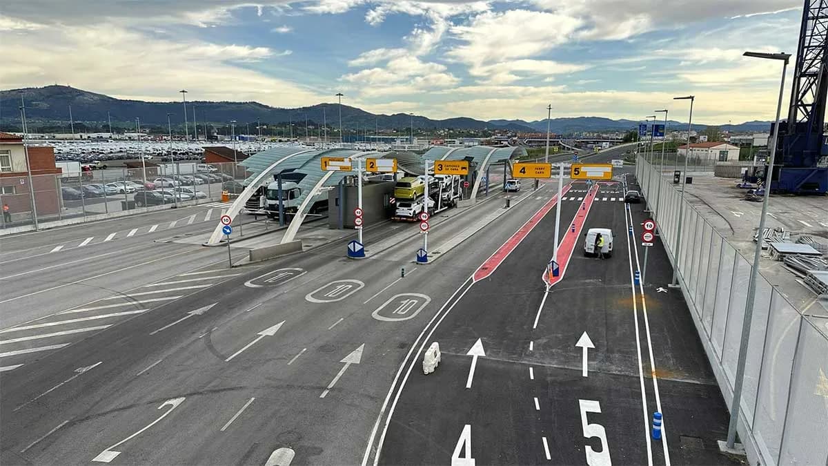Santander finaliza los trabajos de mejora del acceso al puerto por el control oeste de Raos