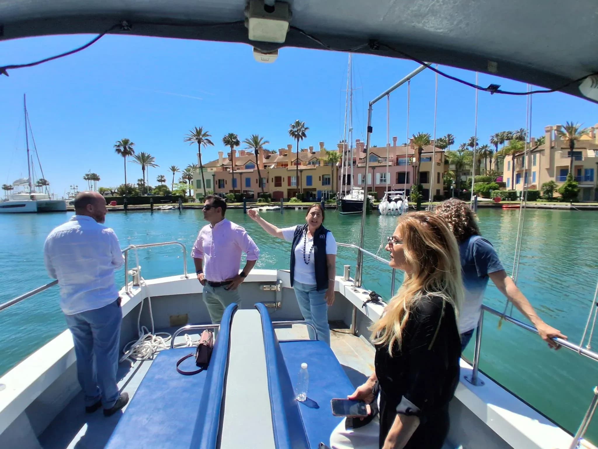 El puerto deportivo de Sotogrande acoge una iniciativa formativa europea con estudiantes de Croacia