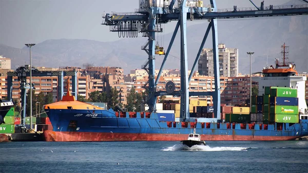 Todas las empresas que manipulan mercancías en el puerto de Alicante obtienen la certificación ISO 14001 de Gestión Ambiental