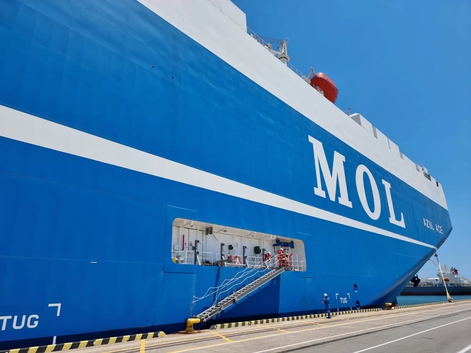 Transcoma consigna la escala en Barcelona del nuevo buque car carrier «Azul Ace»