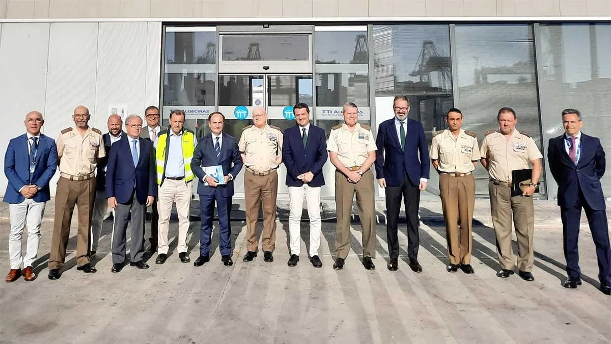 TTI Algeciras recibe la visita de una delegación militar en el marco de una jornada sobre conectividad logística del Ejército de Tierra