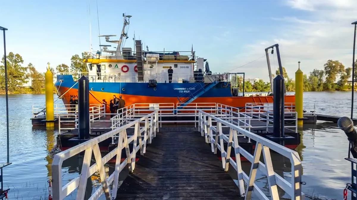 La Universidad de Cádiz desarrolla una campaña científica en el estuario del Guadalquivir para estudiar su papel en las emisiones de gases de efecto invernadero