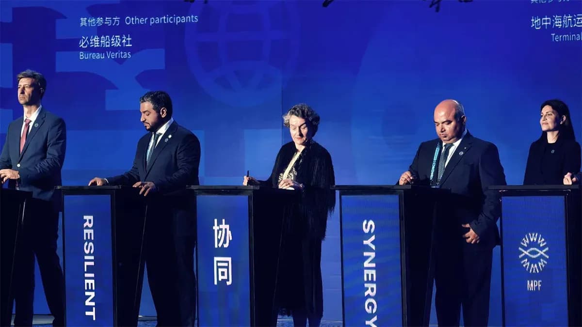 El Puerto de Valencia se suma a la apuesta por los corredores verdes marítimos con un acuerdo con el Puerto de Ningbo