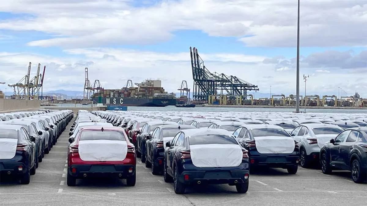 El tráfico de vehículos por las terminales de Valenciaport se reduce un 11,76% en octubre