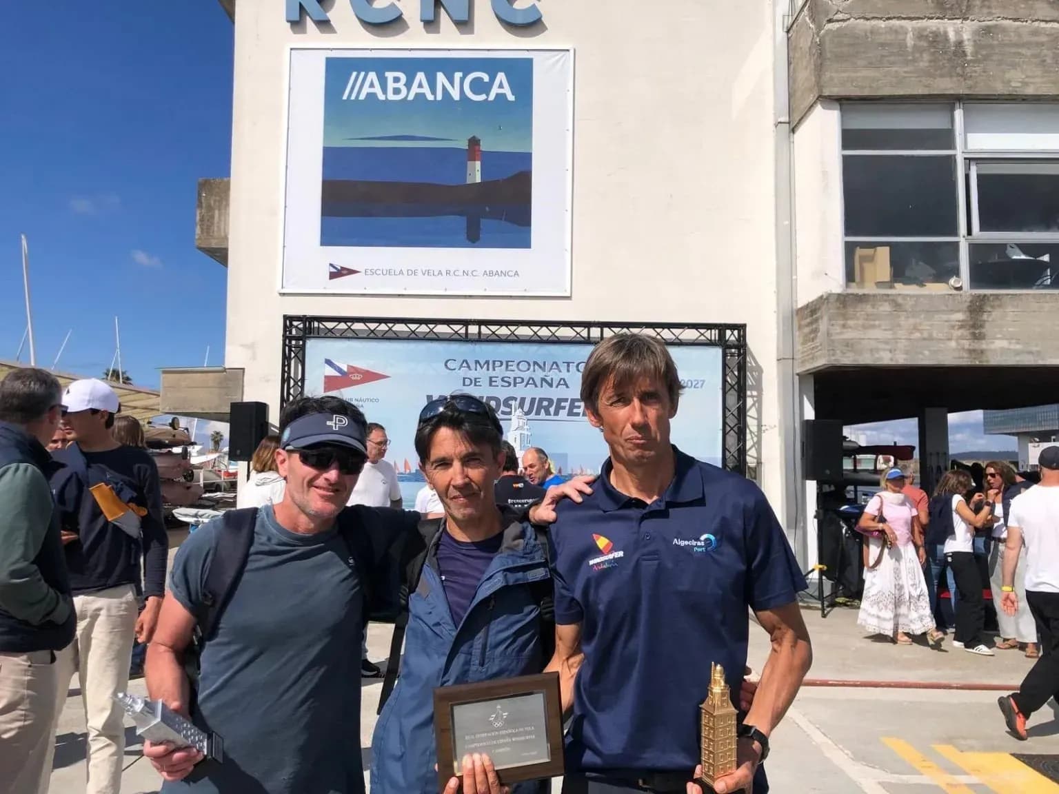 El Real Club Náutico de La Línea brilla en Optimist y windsurf con títulos y podios nacionales
