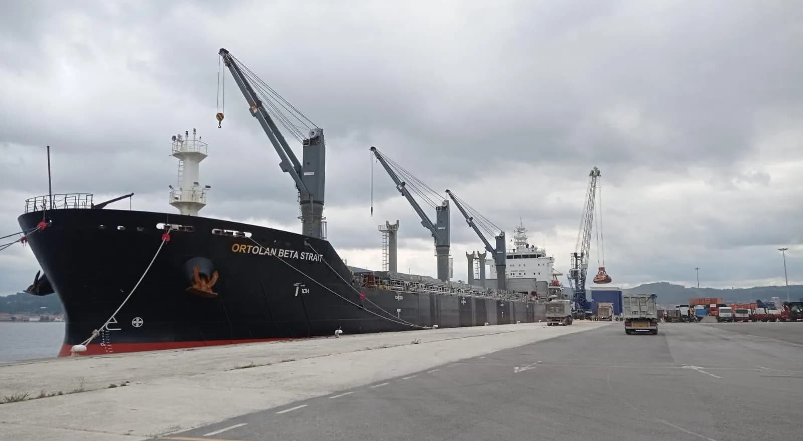 El Puerto de Vilagarcía cierra 2021 con un récord de movimiento de mercancías