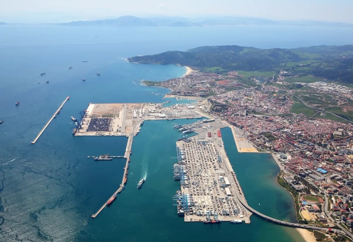 El Puerto de Algeciras incrementa el movimiento de contenedores tras ganar en conectividad