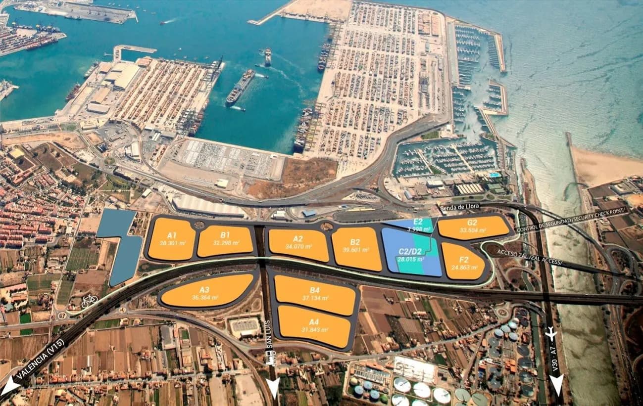 Dos empresas valencianas y dos internacionales optan a la ZAL del puerto de Valencia