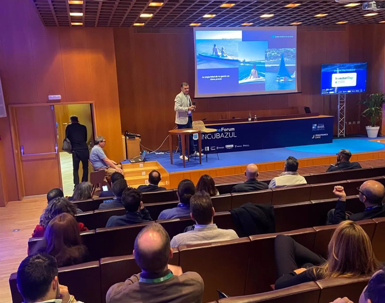 La incubadora de Zona Franca celebra un encuentro entre inversores y startups