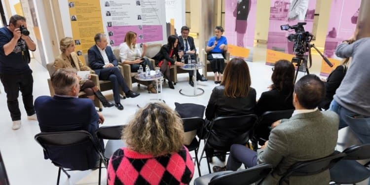 Valenciaport impulsa el debate sobre la presencia femenina en el sector logístico y marítimo